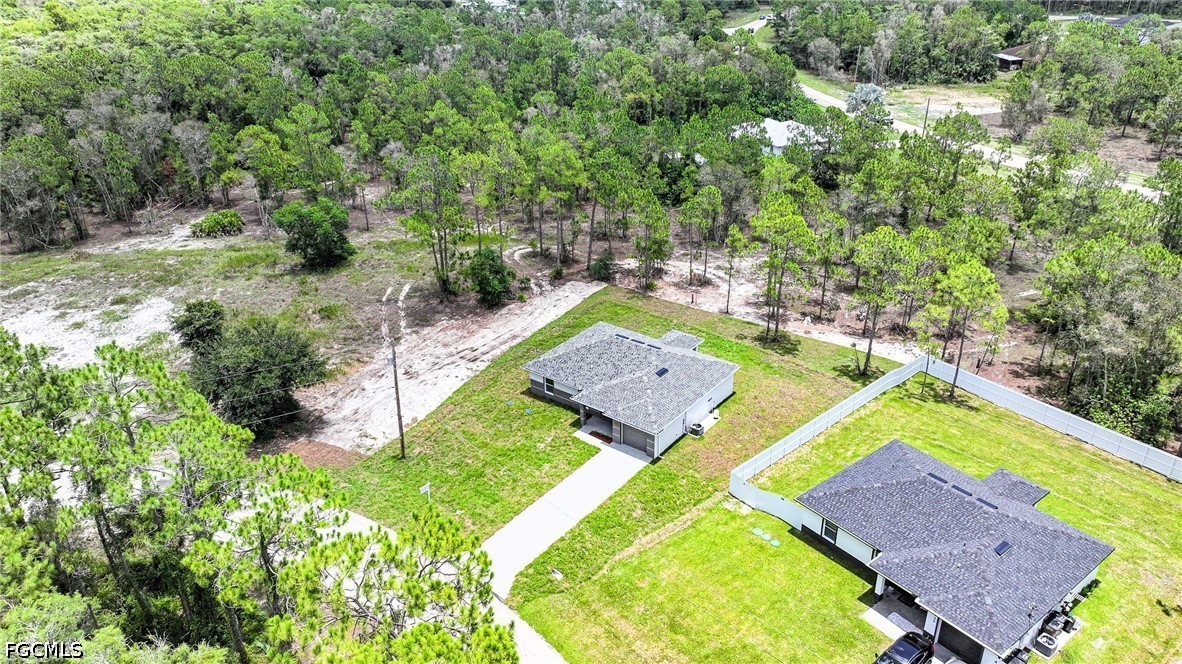 3 Bed SingleFamilyResidence for Sale in Mirror Lakes, photo 19
