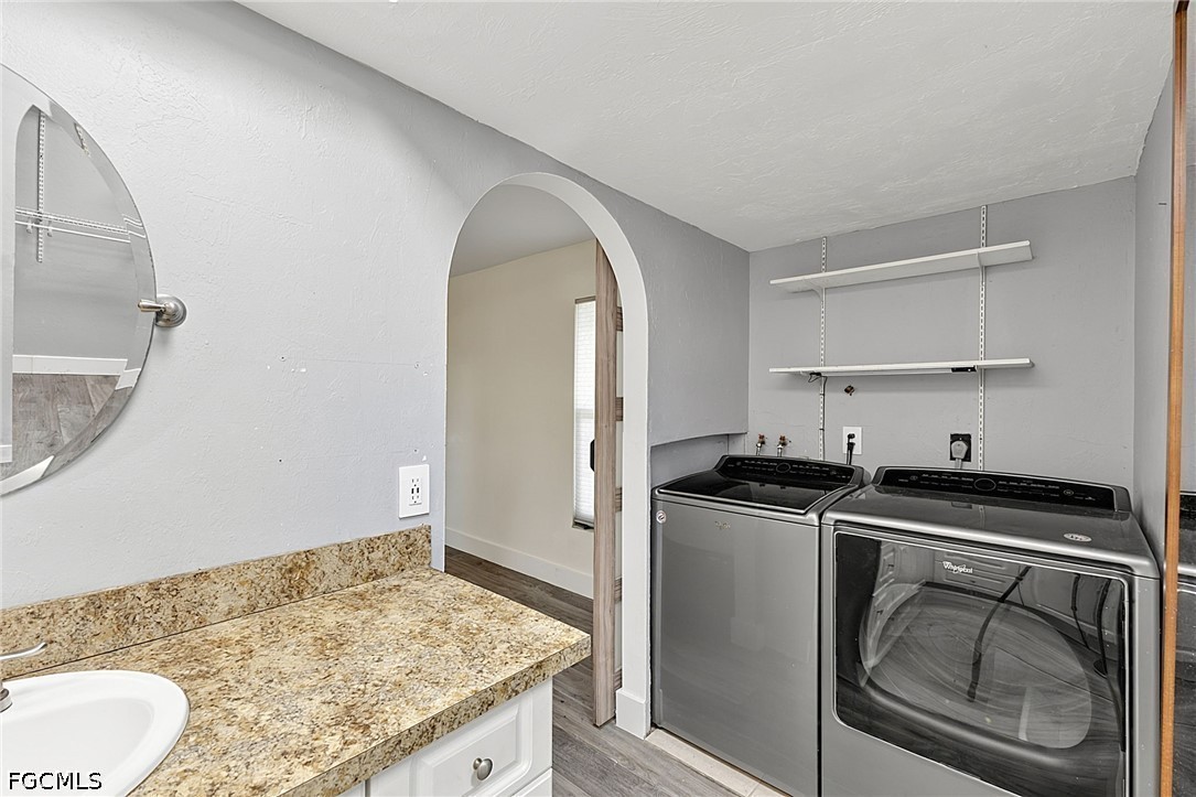 3 Bed SingleFamilyResidence for Sale in Cape Coral, photo 19