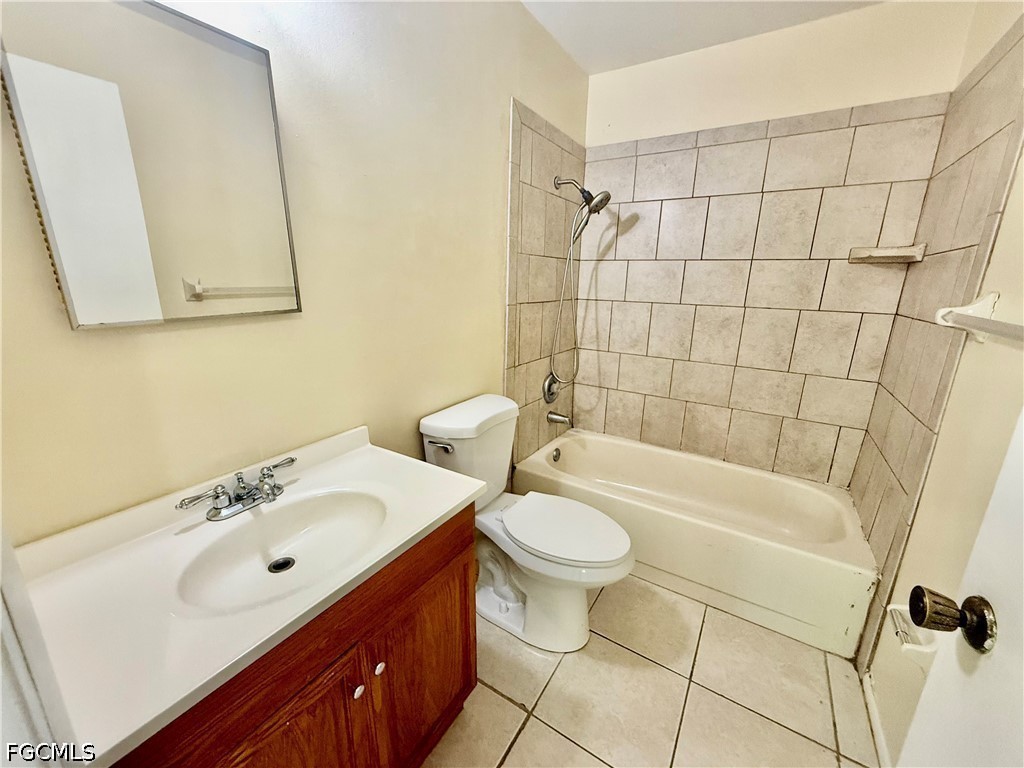 3 Bed SingleFamilyResidence for Sale in Lehigh Acres, photo 19