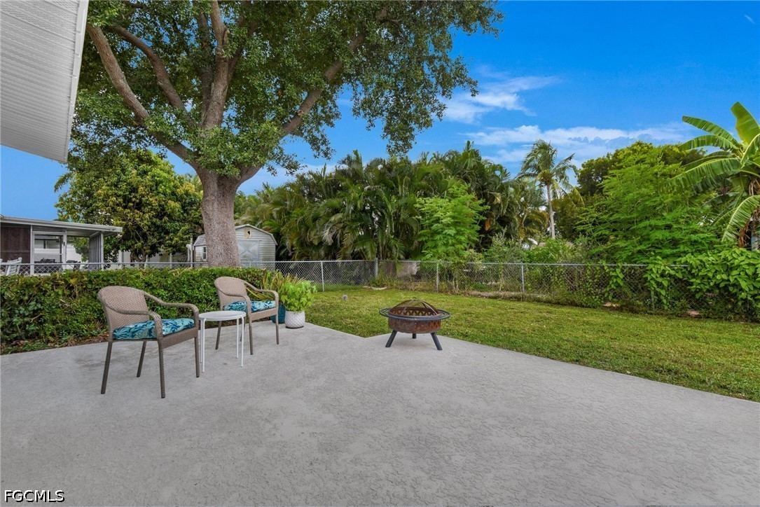2 Bed SingleFamilyResidence for Sale in Mcgregor Groves, FL — photo 19