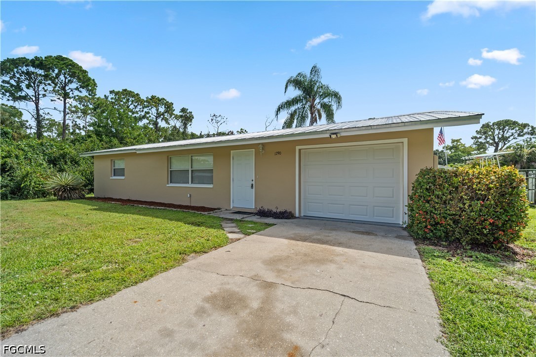 2 Bed SingleFamilyResidence for Sale in North Fort Myers, photo 19