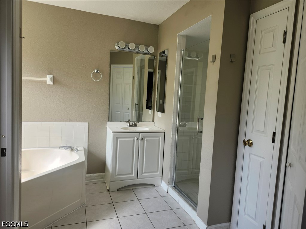3 Bed Waterfront Home for Sale in Cape Coral, FL — photo 19