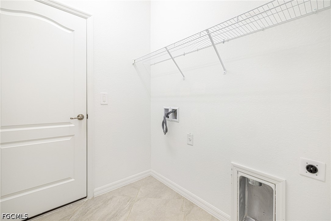 3 Bed SingleFamilyResidence for Sale in Portico, FL — photo 19