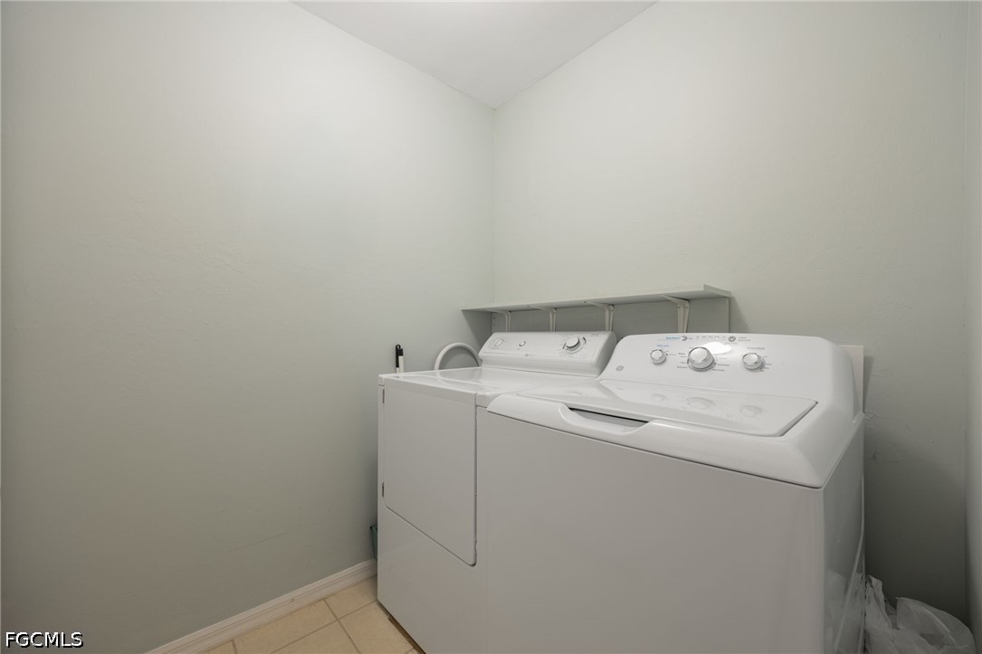 3 Bed SingleFamilyResidence for Sale in Cape Coral, photo 19