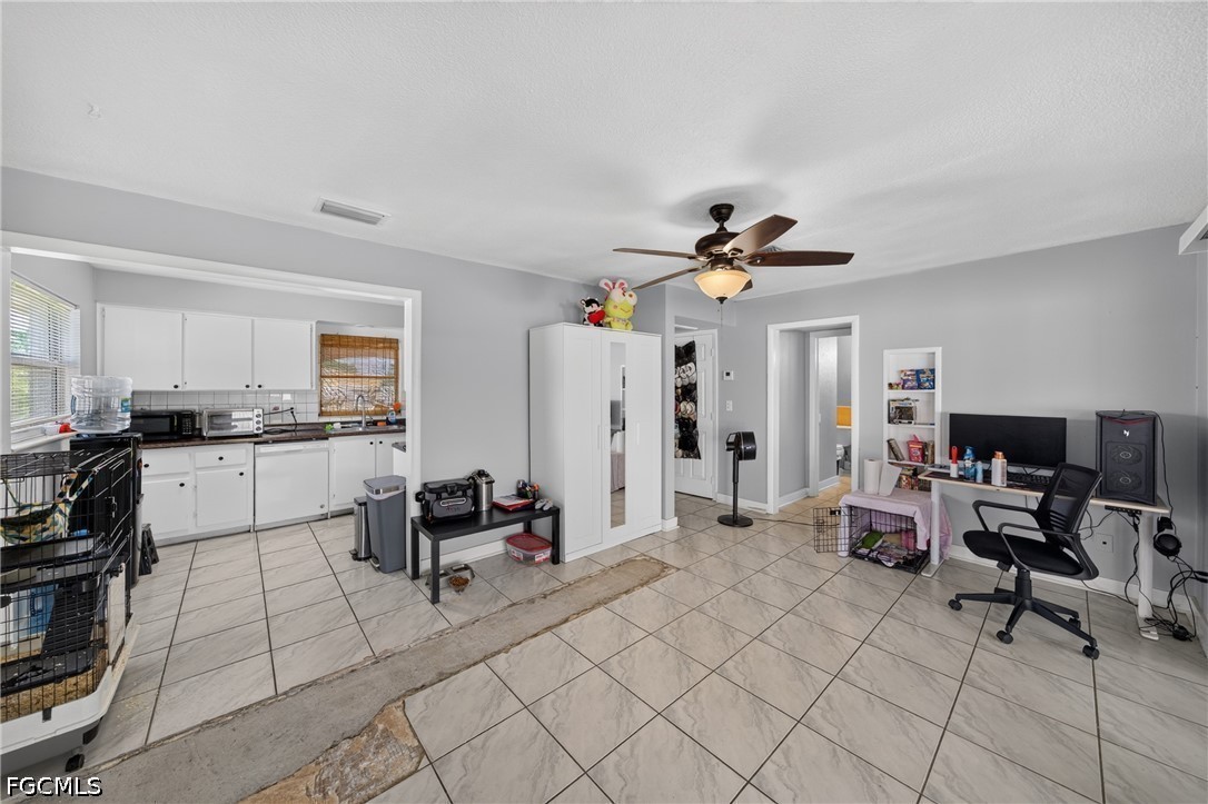 4 Bed Duplex for Sale in Cape Coral, photo 19