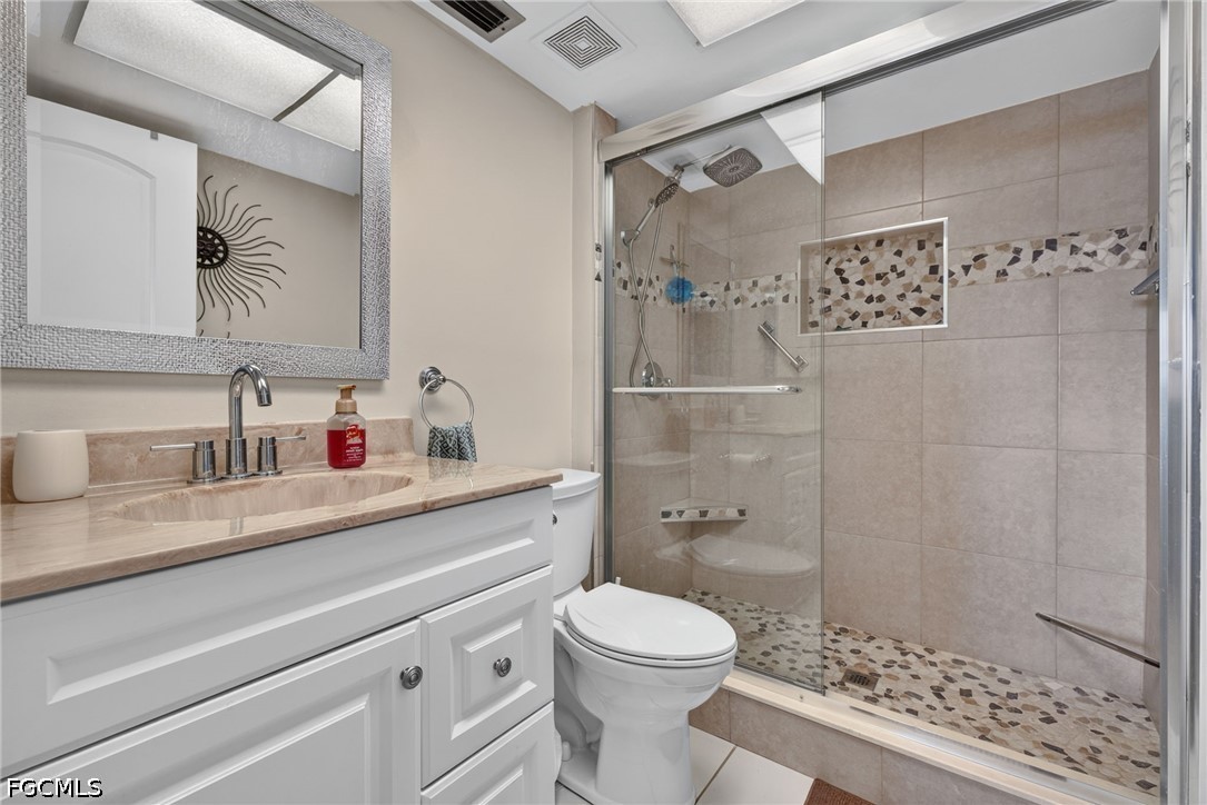 2 Bed Waterfront Home for Sale in North Fort Myers, photo 19