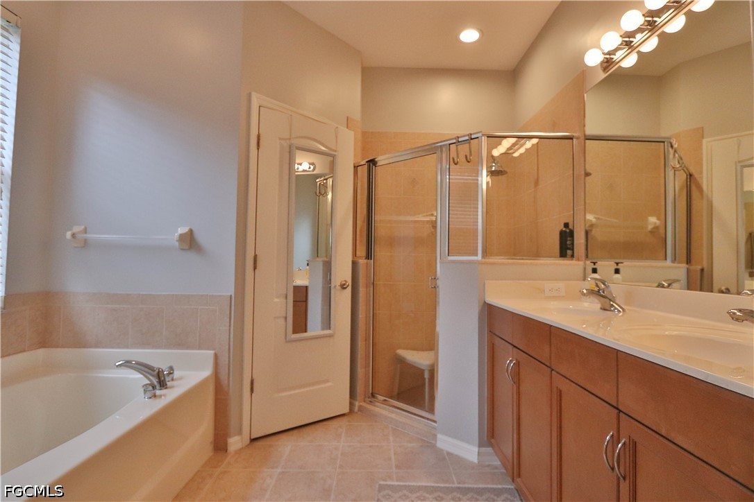 3 Bed SingleFamilyResidence for Sale in Estero, FL, $2,895 — photo 19
