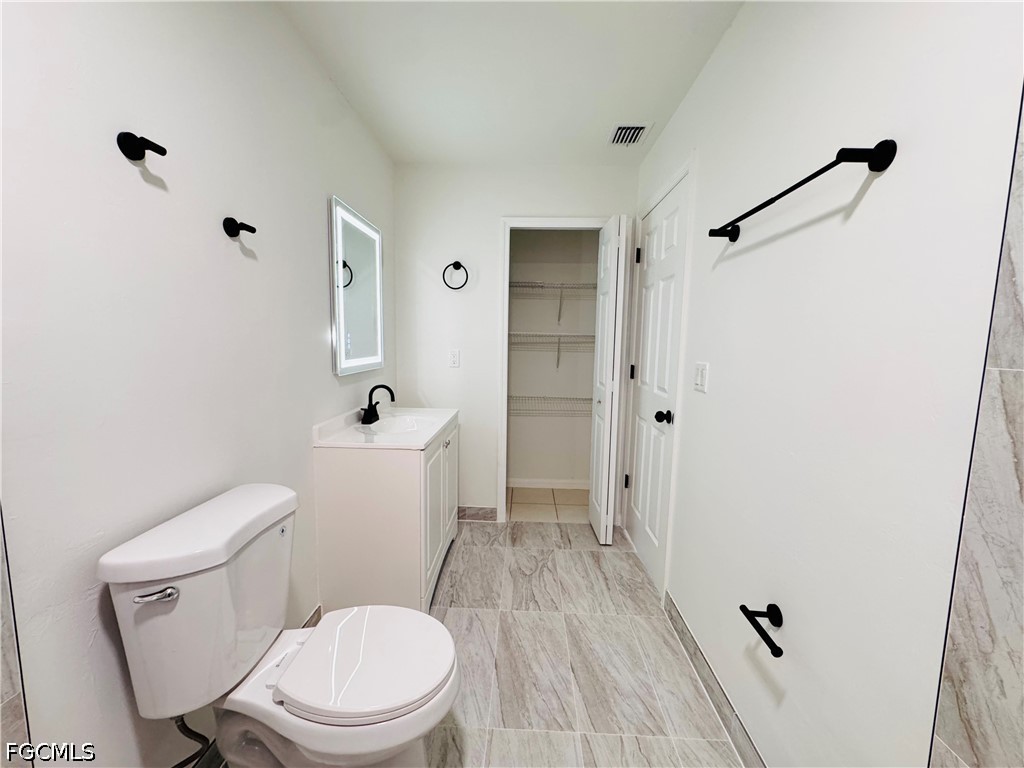 3 Bed SingleFamilyResidence for Sale in Mirror Lakes, FL — photo 19