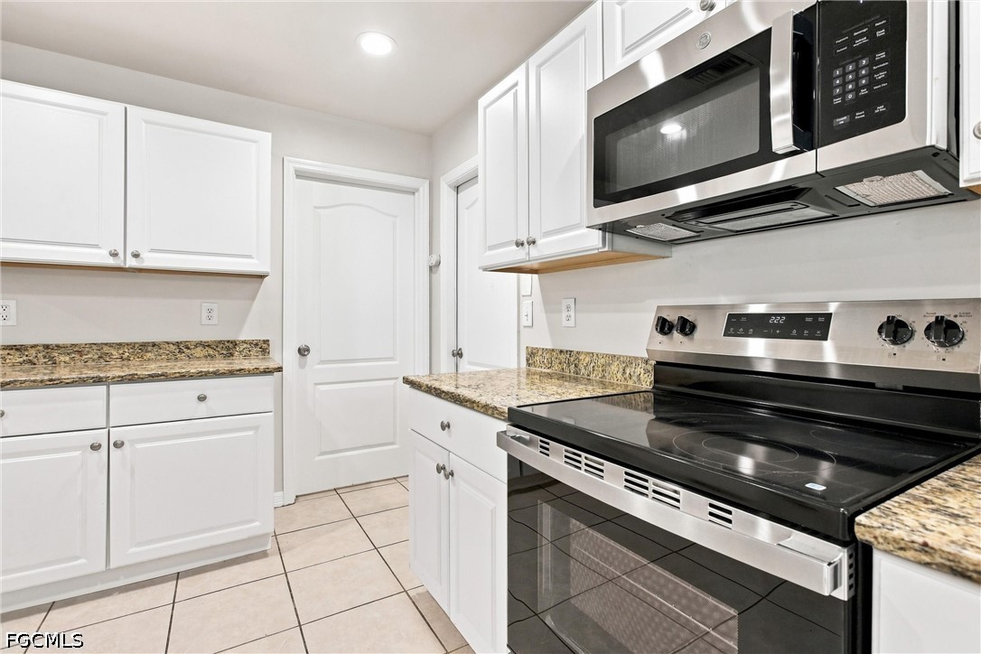 3 Bed SingleFamilyResidence for Sale in Mirror Lakes, FL — photo 19