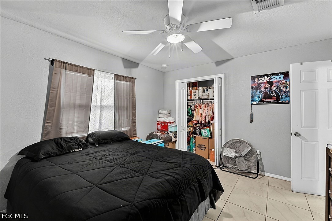 4 Bed SingleFamilyResidence for Sale in Rainbow Groves, photo 19