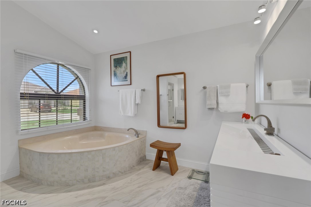 3 Bed Pool Home for Sale in Cape Coral, photo 19