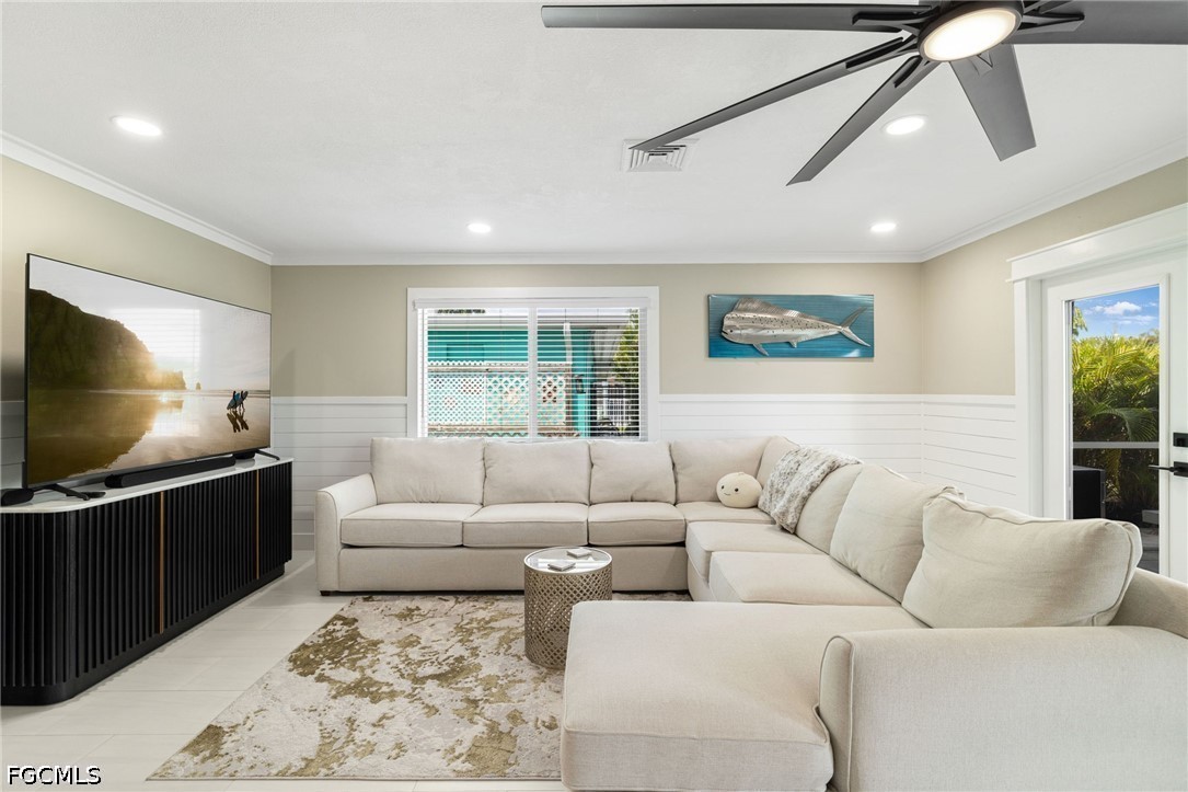2 Bed Pool Home for Sale in Island Harbors, photo 19