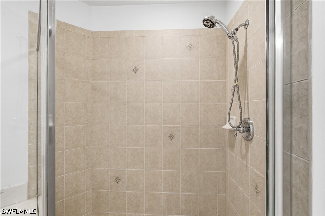 3 Bed Townhouse for Sale in Colonnade At Forum, FL, $289,000 — photo 19