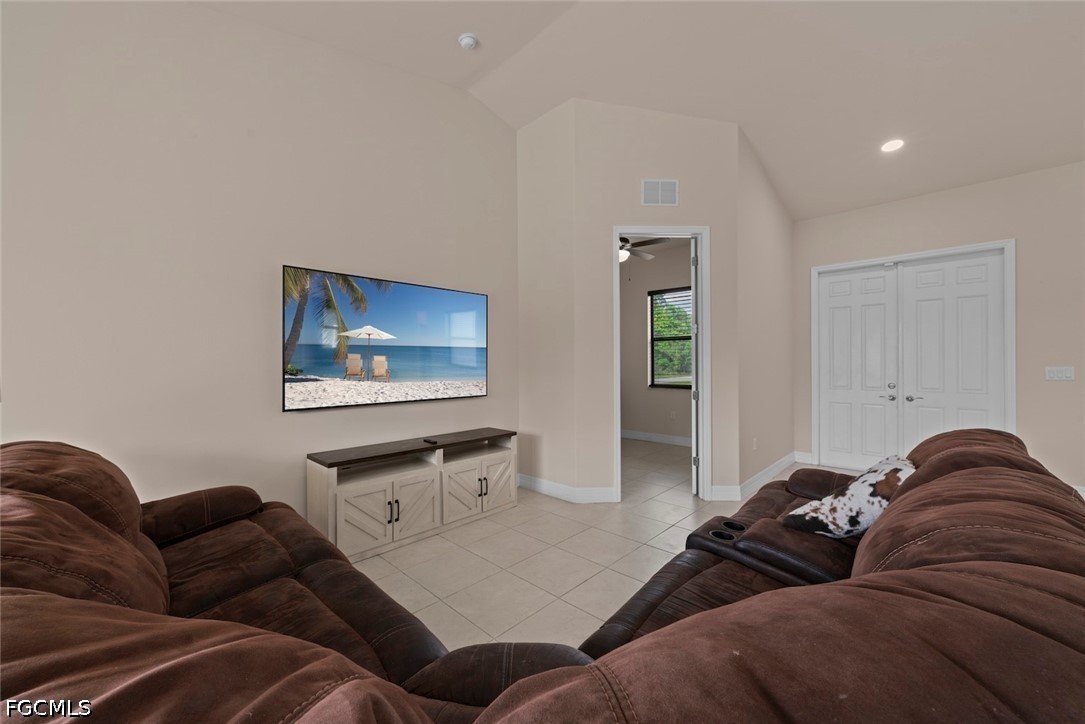 4 Bed SingleFamilyResidence for Sale in Lehigh Acres, photo 19