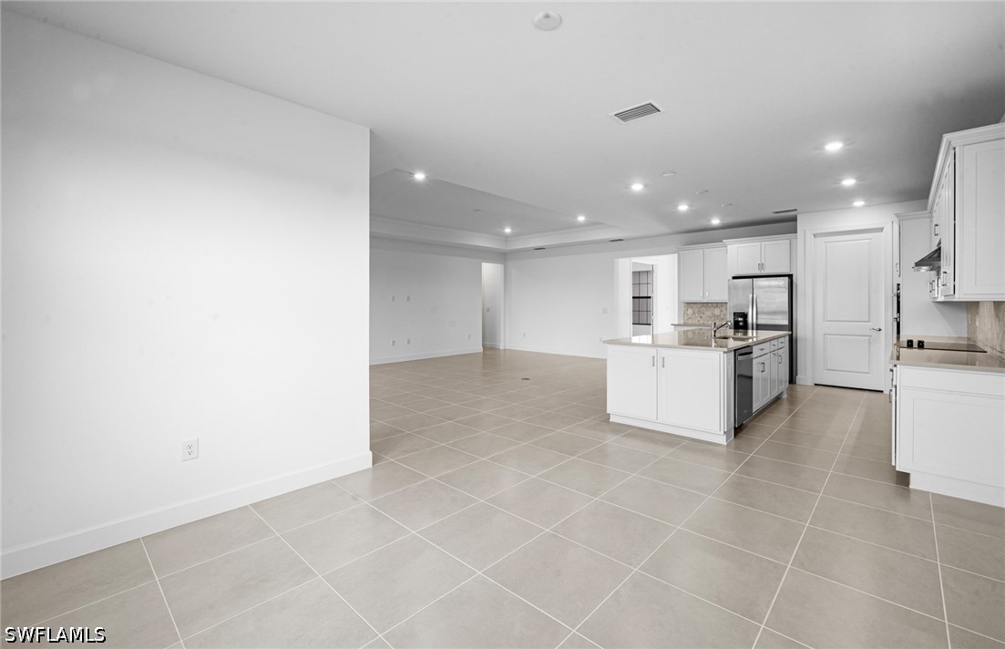3 Bed Pool Home for Sale in Country Club, photo 19