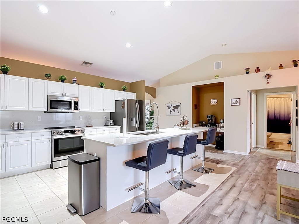 3 Bed SingleFamilyResidence for Sale in Cape Coral, photo 19