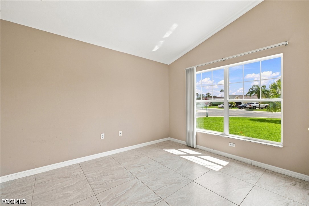 4 Bed SingleFamilyResidence for Sale in Town Lakes, photo 19