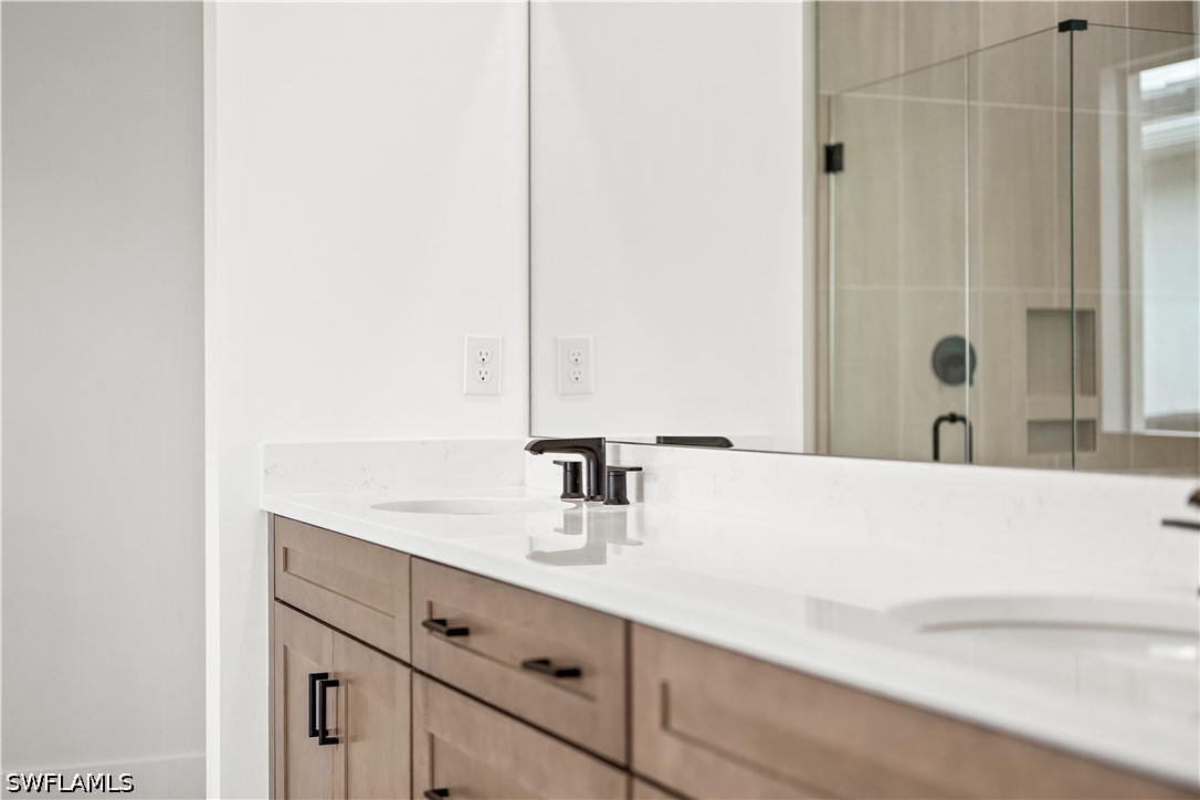 3 Bed Pool Home for Sale in Seven Shores, photo 19