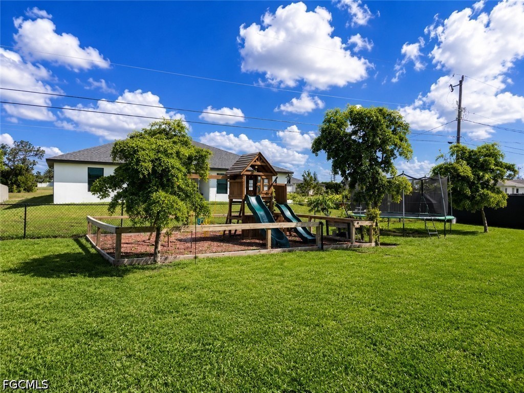 3 Bed SingleFamilyResidence for Sale in Cape Coral, photo 19