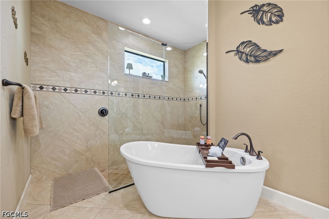 3 Bed Pool Home for Sale in Cape Coral, photo 19