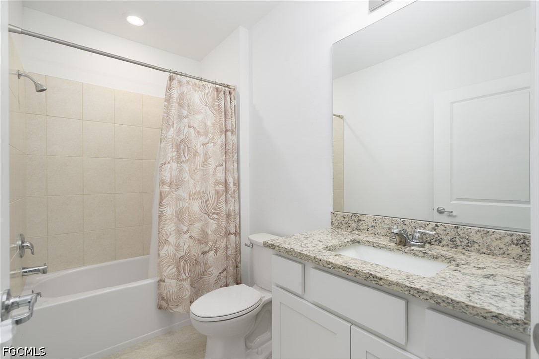3 Bed SingleFamilyResidence for Sale in Northridge, photo 19