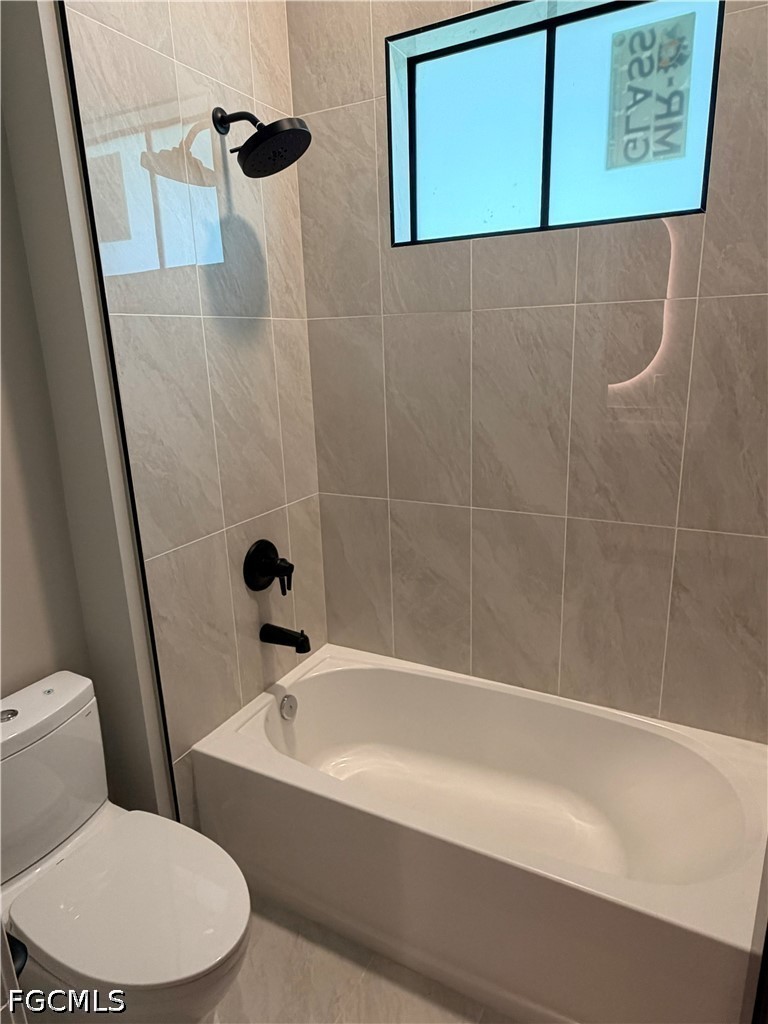 5 Bed Pool Home for Sale in Fort Myers, photo 19