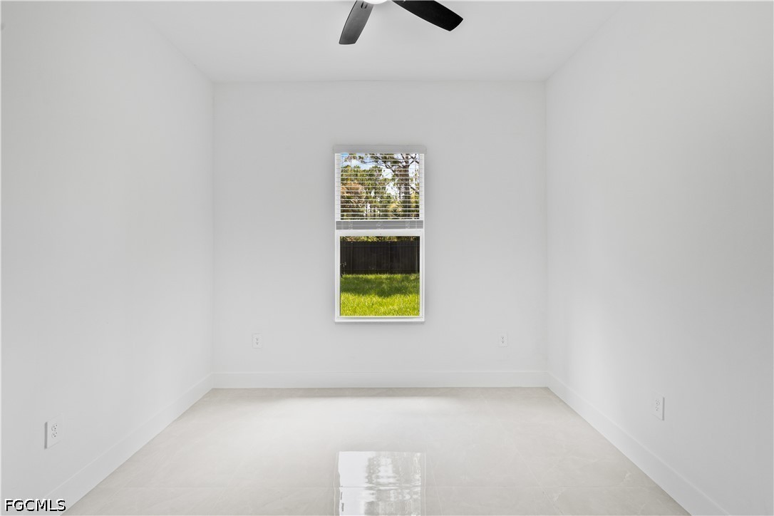 4 Bed SingleFamilyResidence for Sale in Lehigh Acres, photo 19