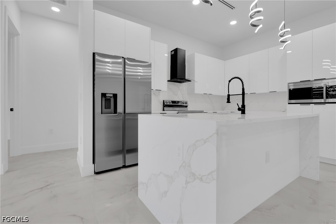 4 Bed SingleFamilyResidence for Sale in Lehigh Acres, photo 19