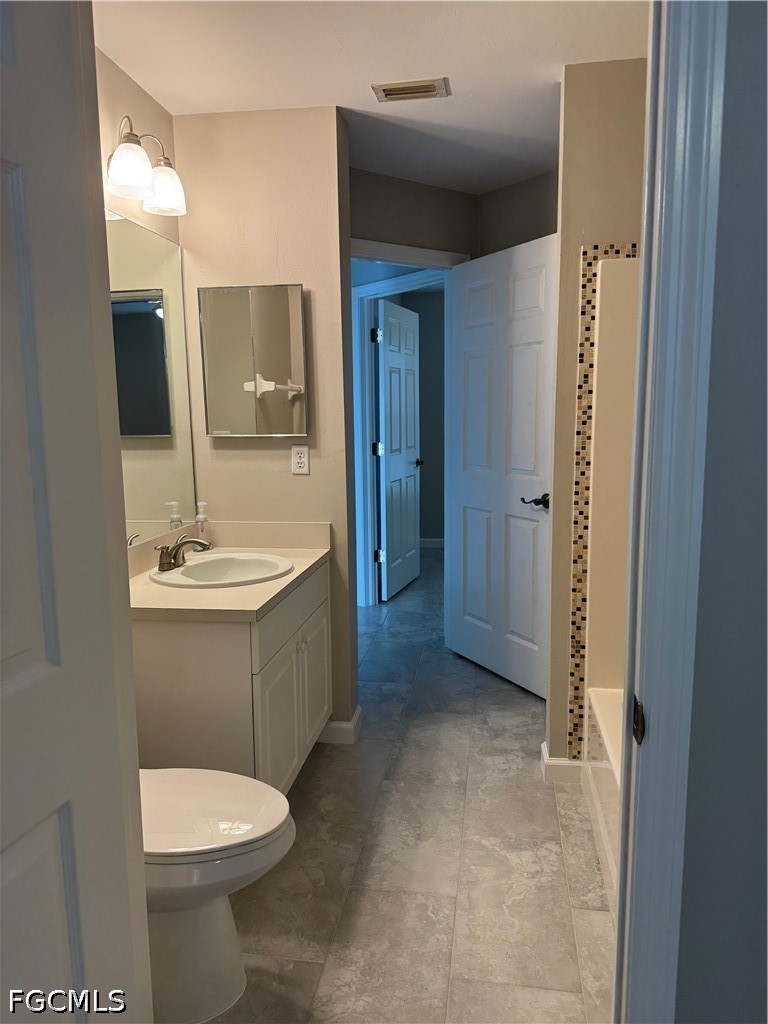 3 Bed SingleFamilyResidence for Sale in Cape Coral, photo 19