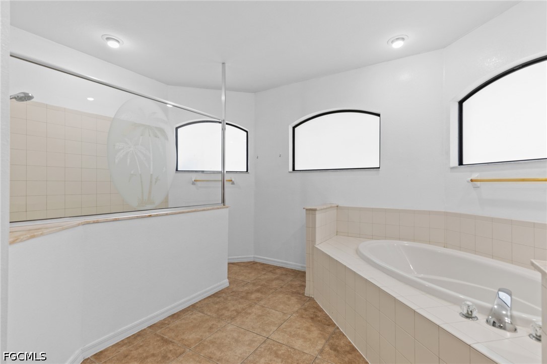 3 Bed SingleFamilyResidence for Sale in Cape Coral, photo 19