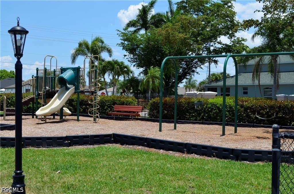 3 Bed Waterfront Home for Sale in Emerald Cove, photo 19