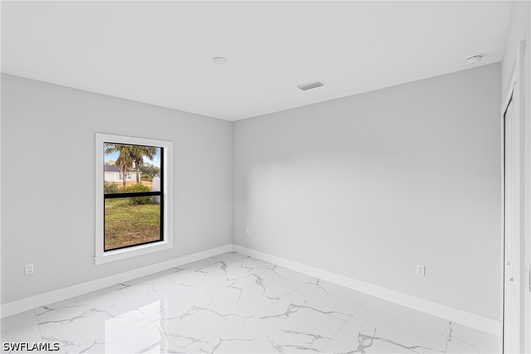 3 Bed SingleFamilyResidence for Sale in Lehigh Acres, photo 19