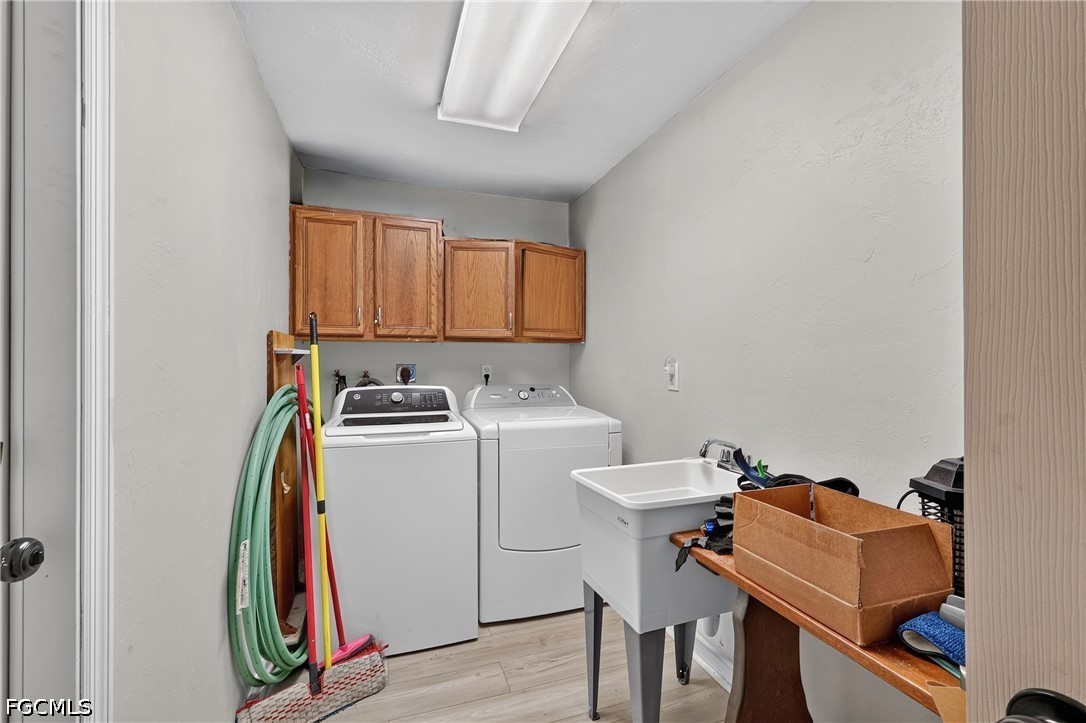 3 Bed Waterfront Home for Sale in North Fort Myers, photo 19