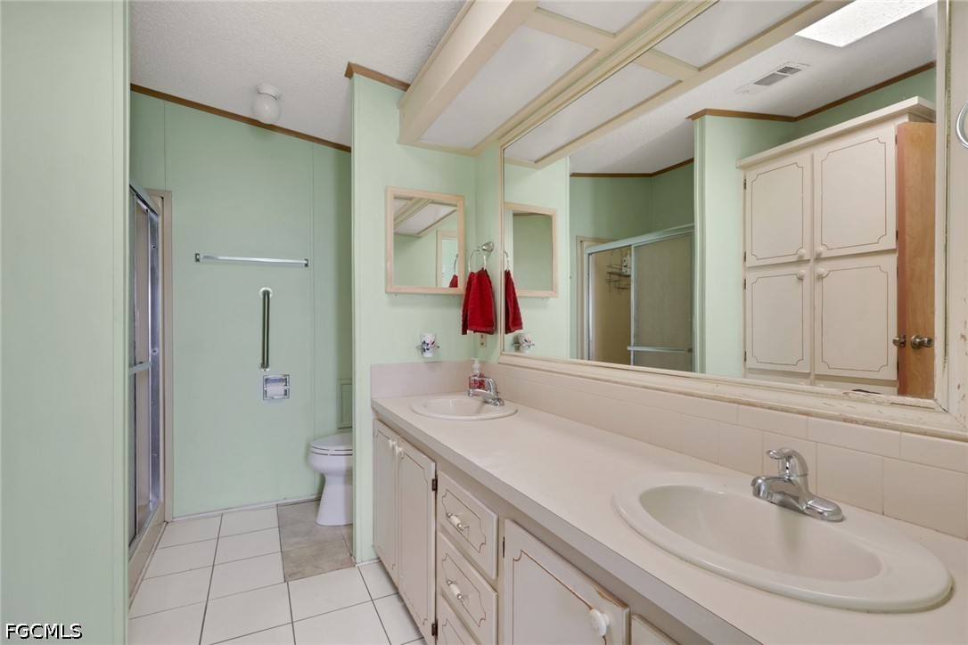 2 Bed ManufacturedHome for Sale in Tamiami Village, photo 19