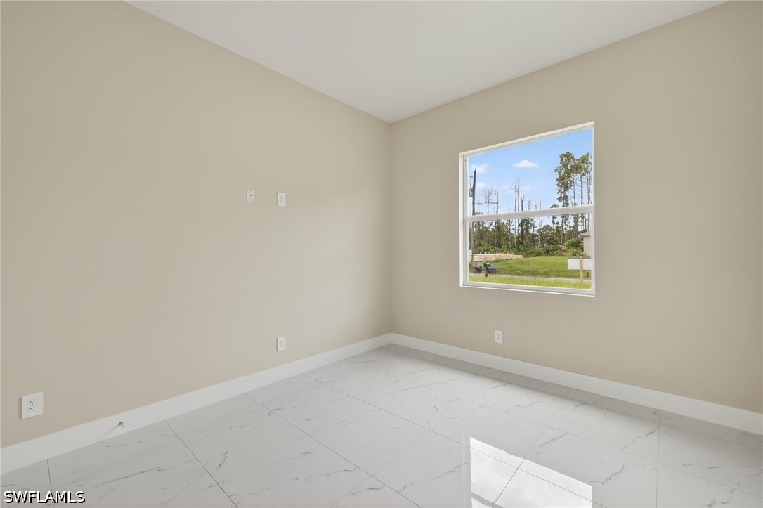 4 Bed SingleFamilyResidence for Sale in Lehigh Acres, photo 19