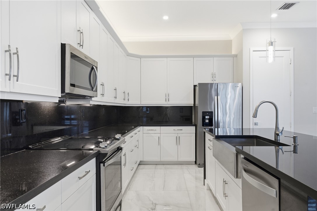 4 Bed Pool Home for Sale in Maple Ridge, photo 19