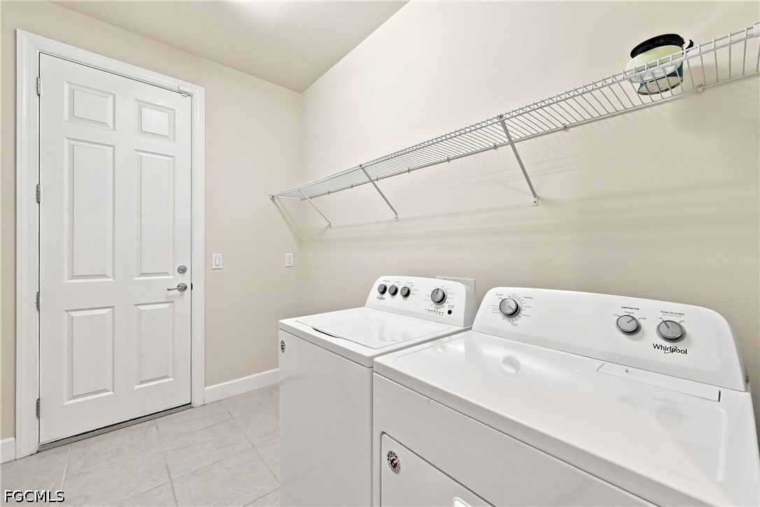3 Bed Waterfront Home for Sale in Fort Myers, photo 19