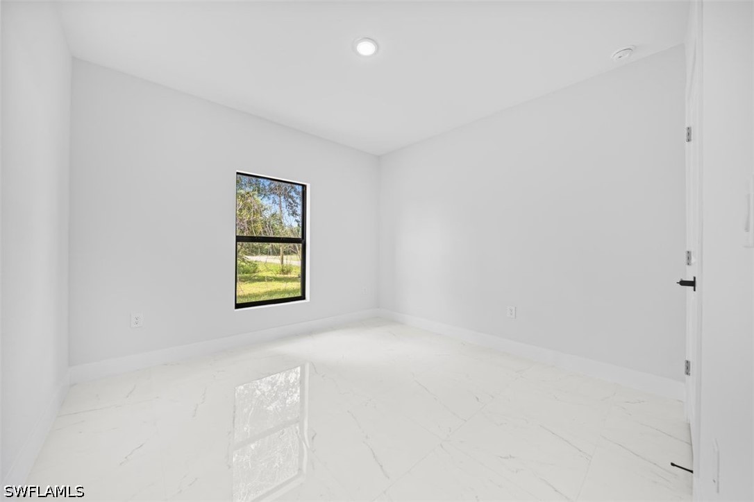 3 Bed SingleFamilyResidence for Sale in Lehigh Acres, photo 19