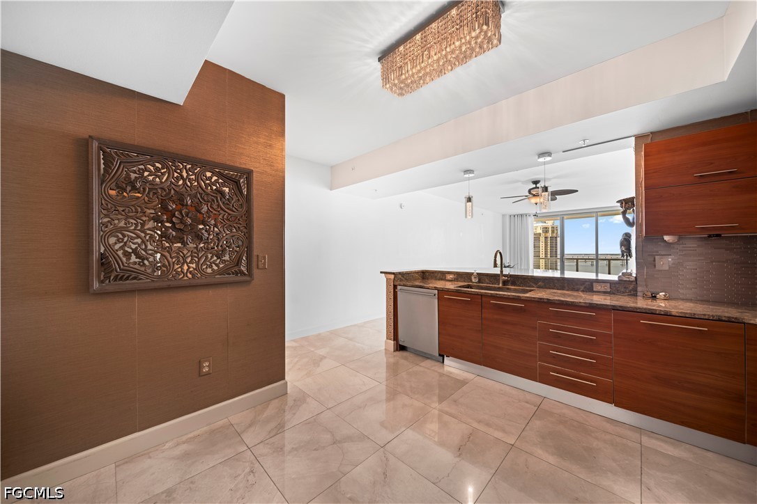 3 Bed Pool Home for Sale in Oasis, photo 19