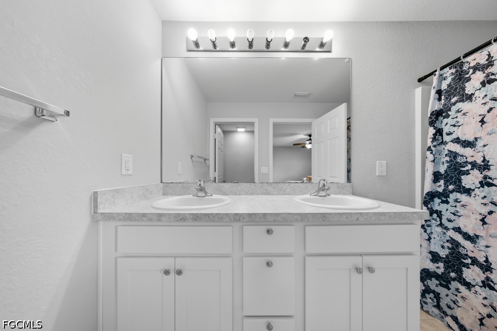 3 Bed SingleFamilyResidence for Sale in Cape Coral, photo 19