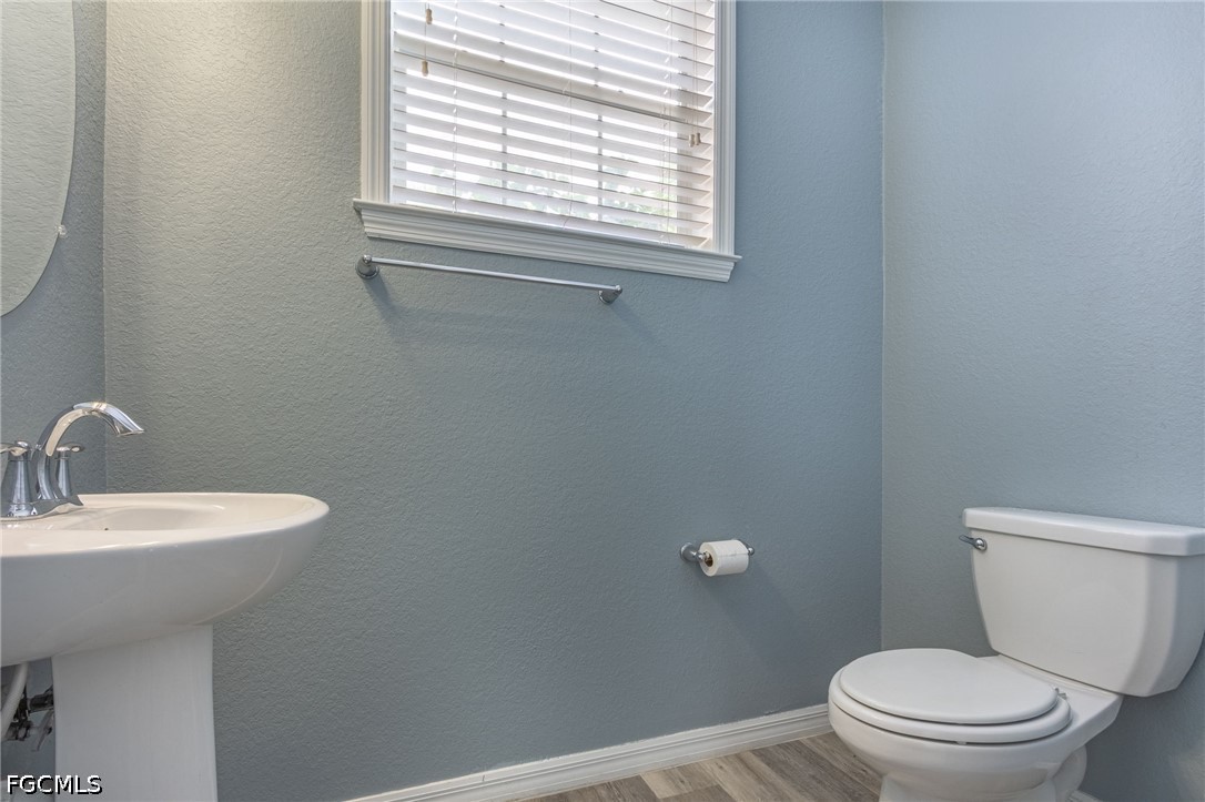 3 Bed Waterfront Home for Sale in Fort Myers, photo 19