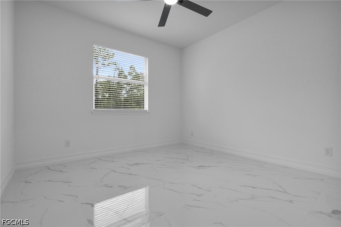 3 Bed SingleFamilyResidence for Sale in Lehigh Acres, photo 19