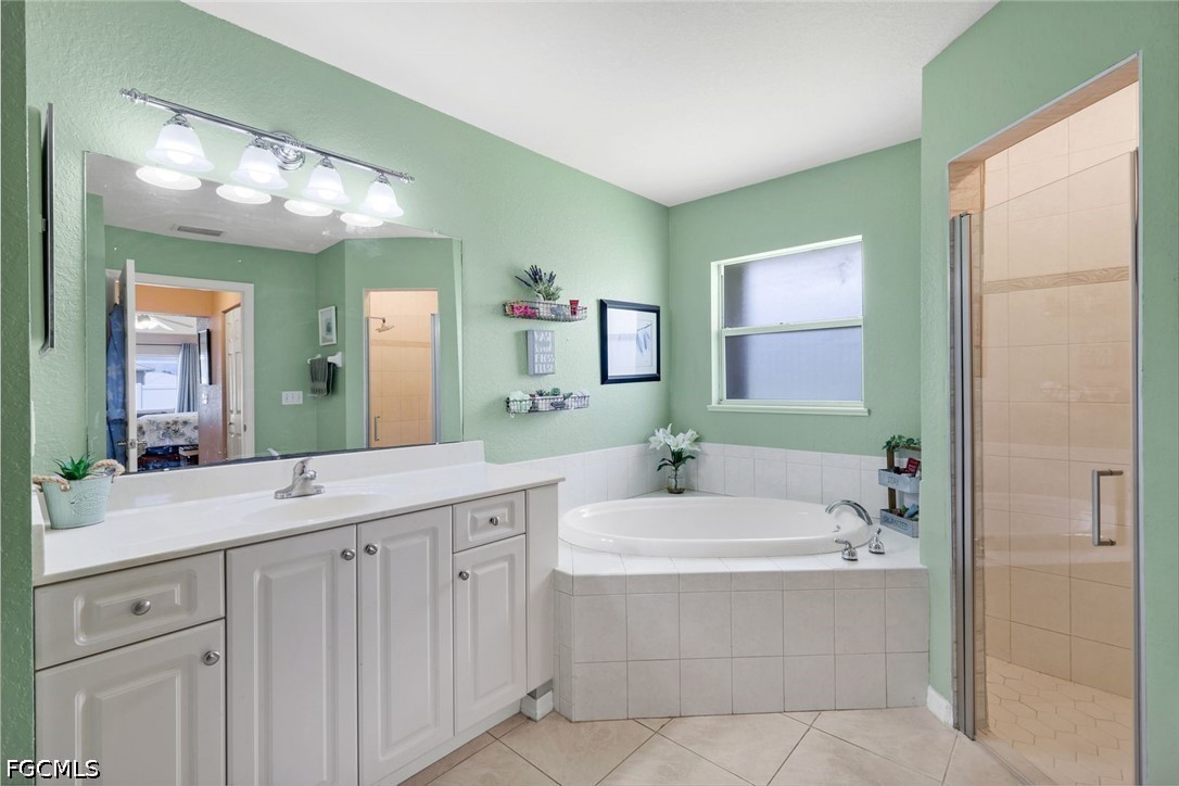 3 Bed Pool Home for Sale in Cape Coral, photo 19
