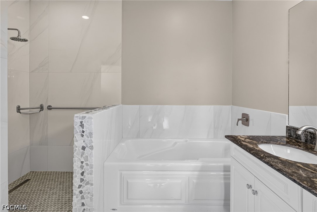 3 Bed Pool Home for Sale in North Fort Myers, photo 19