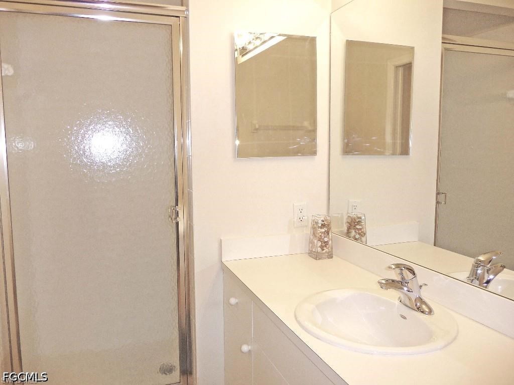 2 Bed Waterfront Home for Sale in Terrace Iv, photo 19