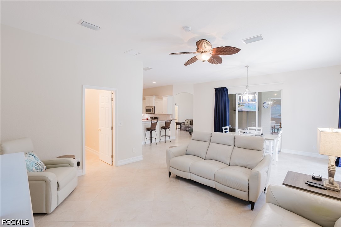 3 Bed Pool Home for Sale in Stoneybrook, photo 19
