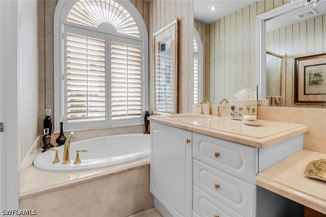 2 Bed Condominium for Sale in Olde Naples, photo 19