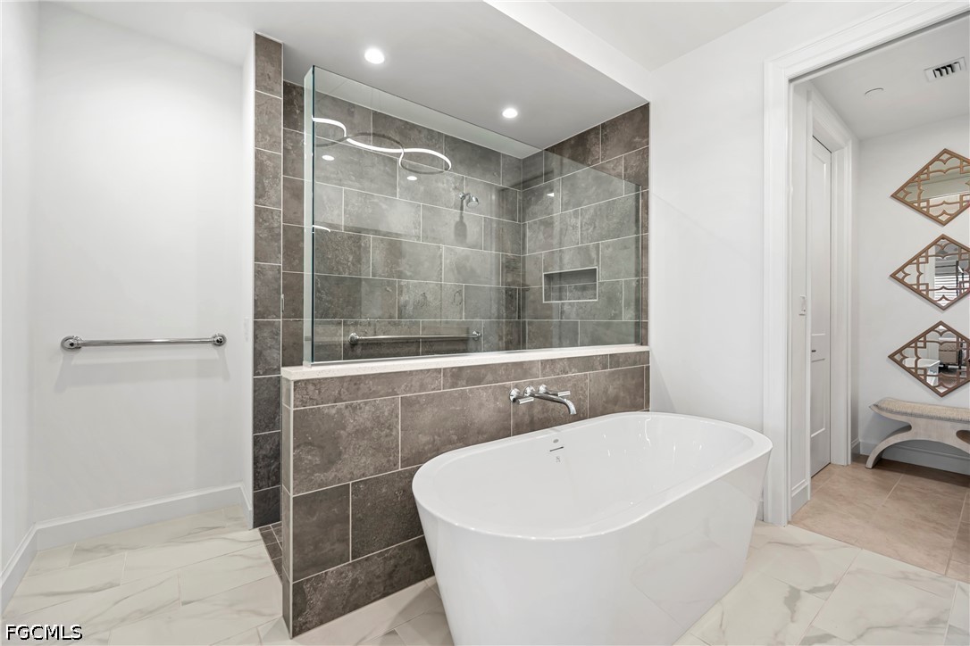3 Bed Condominium for Sale in Naples, photo 19