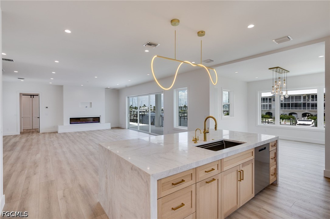 4 Bed Pool Home for Sale in Siesta Isles, photo 19
