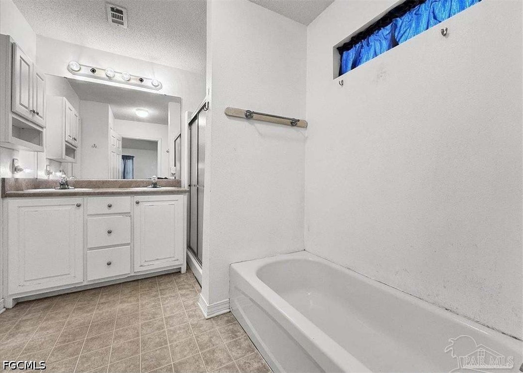 3 Bed SingleFamilyResidence for Sale in Acreage, photo 19